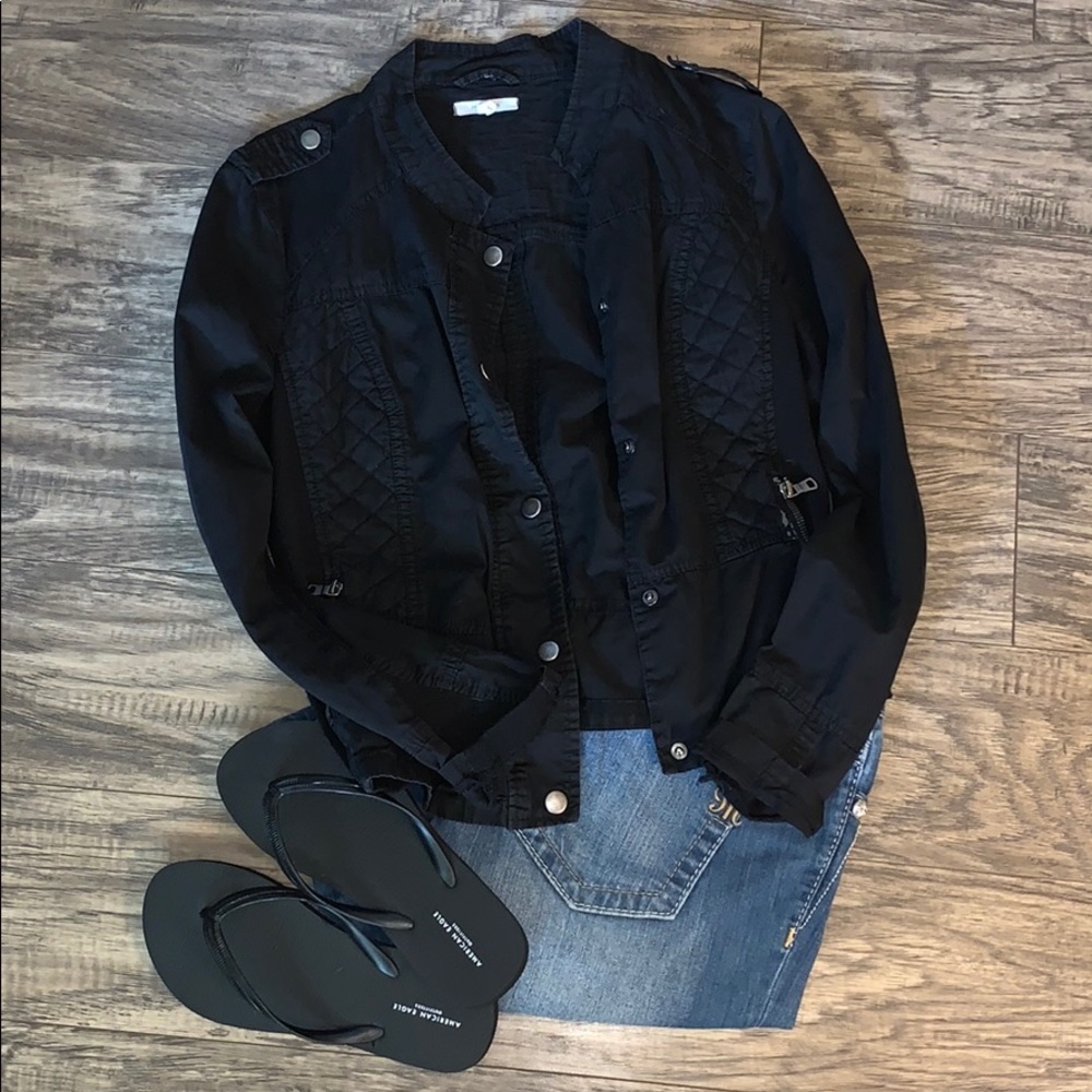 Maurice’s black jacket ♥️